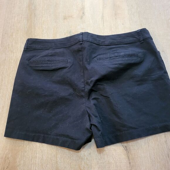 Old Navy Pixie Mid Rise Black Shorts Size 16 - Picture 2 of 6